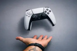 Controle de videogame representando a nova gera&ccedil;&atilde;o de consoles como o PS6